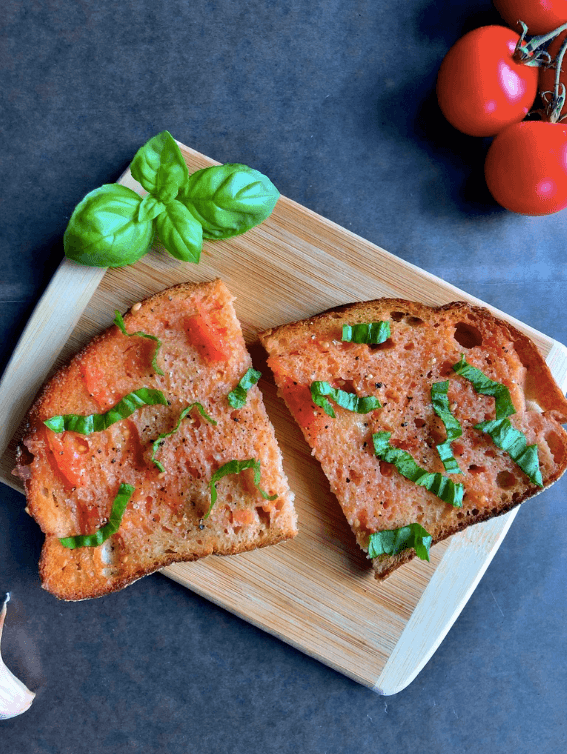 pan con tomate- toasted bread with tomato