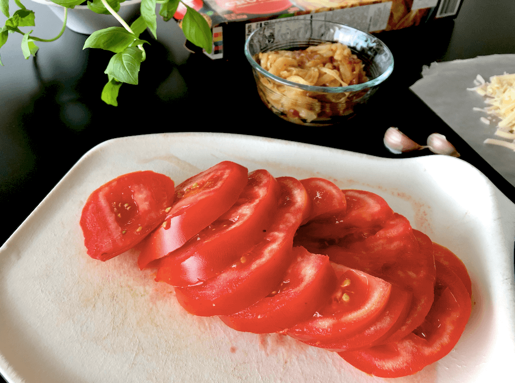 sliced garden tomato