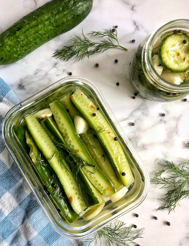 making pickled cucumbers with dill and garlic