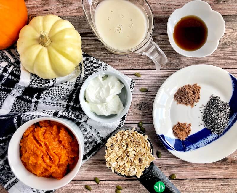 ingredients to make pumpkin pie overnight oats