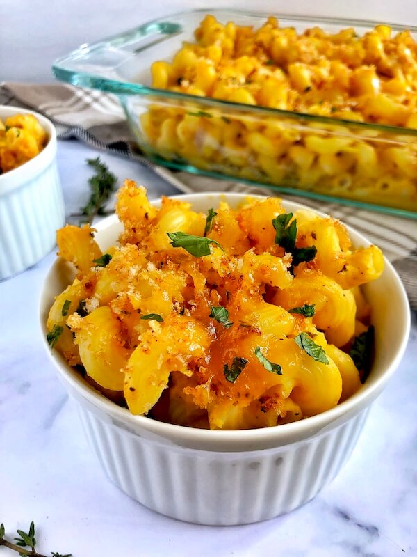 baked cheesy macaroni with butternut squash