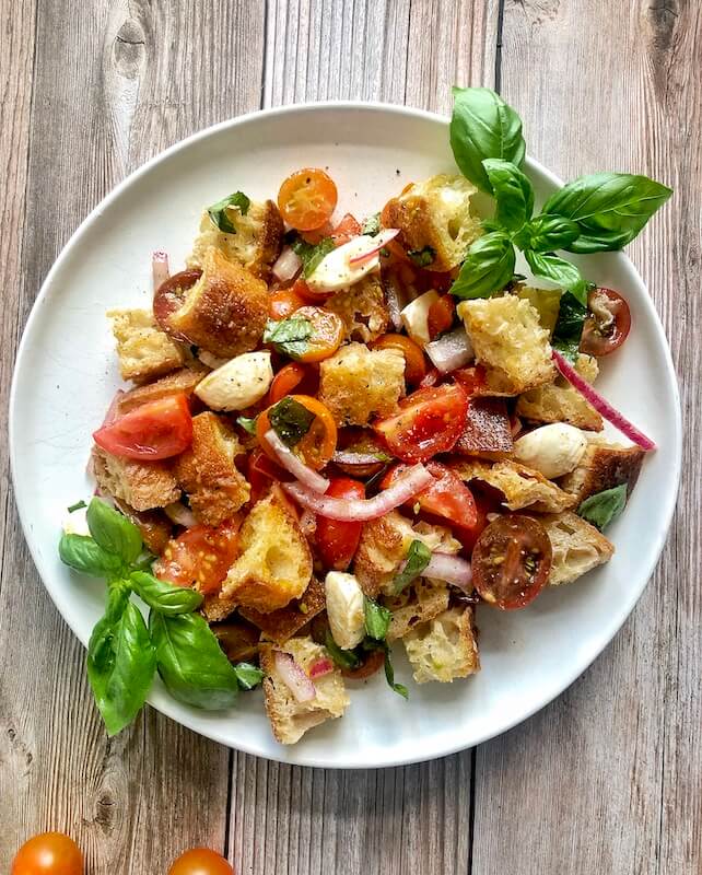 the best tomato panzanella salad