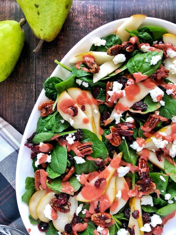 spinach salad with pear and cheese